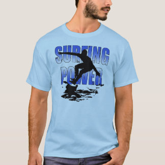 Camisa del poder que practica surf