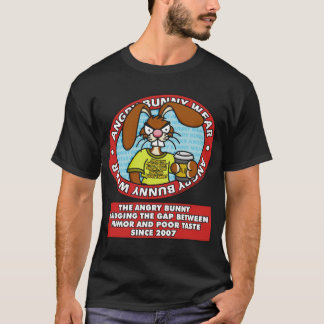 Camisa enojada 2 del desgaste del conejito