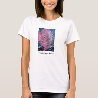 camisa florida con una hermosa impresión