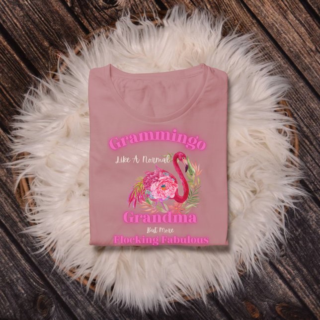 Camisa gráfica Grammingo Flamingo para la abuela (Subido por el creador)