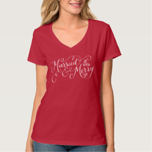Camisa indicada con letras del día de fiesta de l