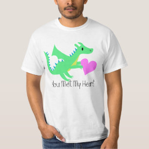 Camisa linda del dragón con un dragón lindo del