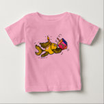 Camisa linda divertida del niño del dibujo animado<br><div class="desc">El " pescado vivaracho de Jánuca" es una camisa infantil linda magnífica. El pescado amarillo vivaracho está sosteniendo un dreidel y una a que lleva vela-como la corona:) su un regalo perfecto para un Jánuca perfecto. Este regalo magnífico se ofrece en una gama de regalos a juego por ejemplo: Tarjetas...</div>