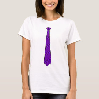 Camisa púrpura de la corbata