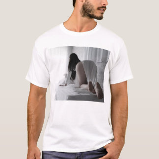 CAMISETA アオザイを着たモモ