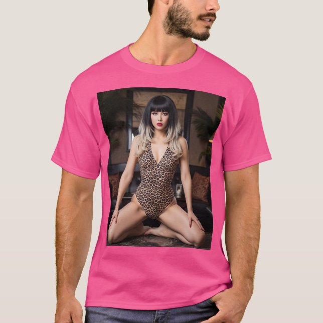 CAMISETA 大胆なヒョウ柄水着でゴールドのメッシュワンポイントの似合う黒髪の女性 (Anverso)