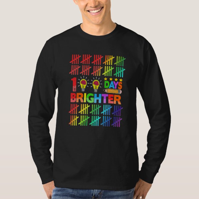 Camiseta 100 Days Brighter Teacher Kids Happy 100th Day Of  (Anverso)