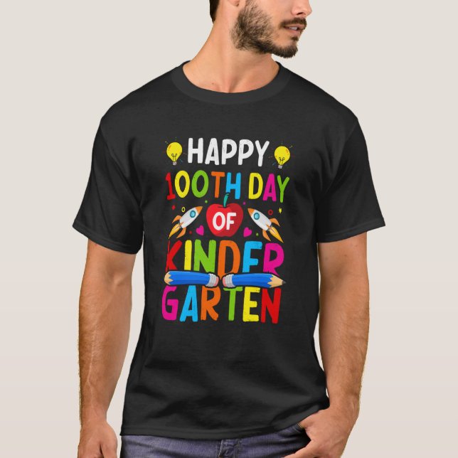Camiseta 100 Days Of Kindergarten Happy 100th Day Of School (Anverso)