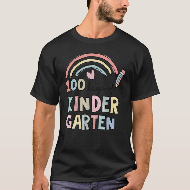 Camiseta 100 Days Of Kindergarten Smarter Rainbow 100 Days  (Anverso)
