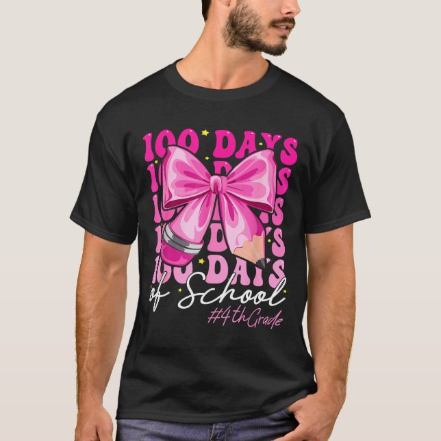 Camiseta 100 Days Of School 4th Grade Girls Coquette Bow  (Anverso)