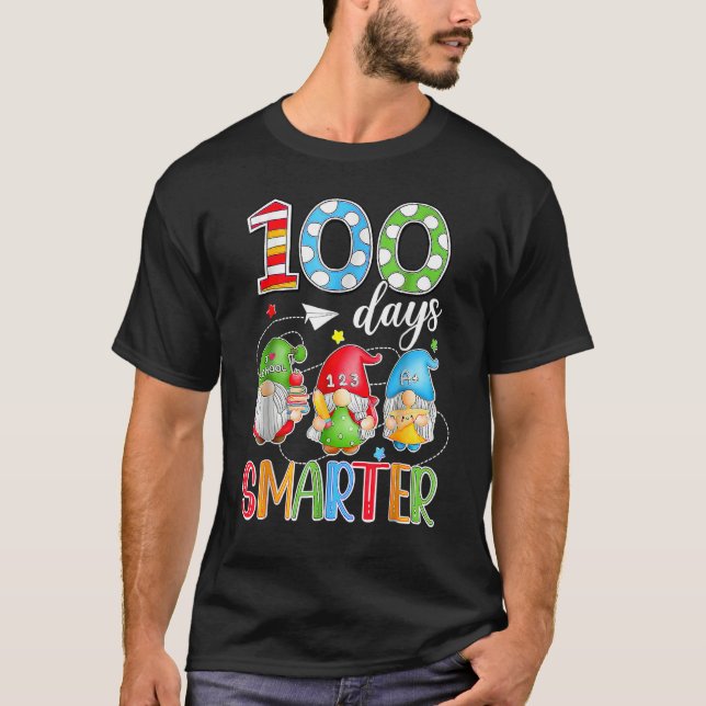 Camiseta 100 Days Smarter Gnomes Cute Happy 100th Day Of Sc (Anverso)