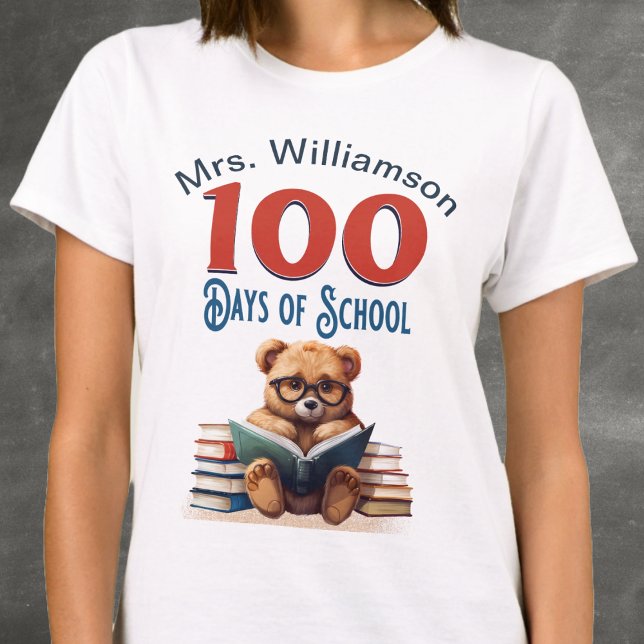 Camiseta 100 días de clase de profesor de lectura de oso li (The 100 Days of School Books Teacher Staff fun design is here to make the milestone of 100 days of s)