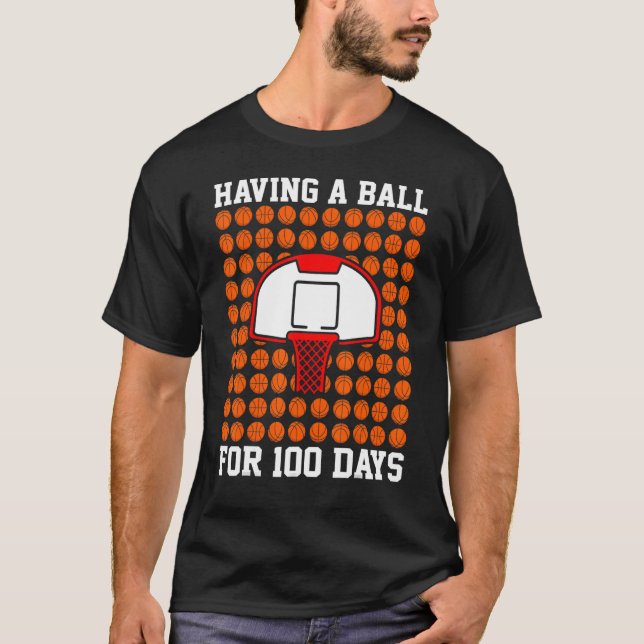 Camiseta 100 días de clases de baloncesto niños de 100 días (Anverso)