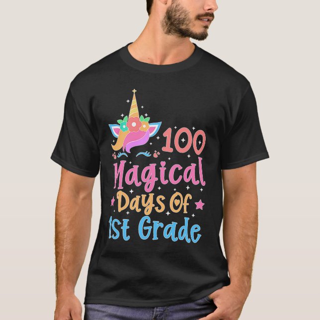Camiseta 100 días mágicos de enseñanza de primer grado de U (Anverso)