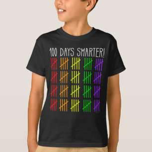 Camiseta 100o Día de arco iris de la escuela que cuenta al