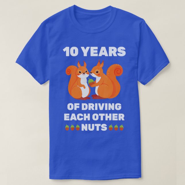 Camiseta 10.ª Pareja graciosa de 10 años de Boda de estaño  (Diseño del anverso)