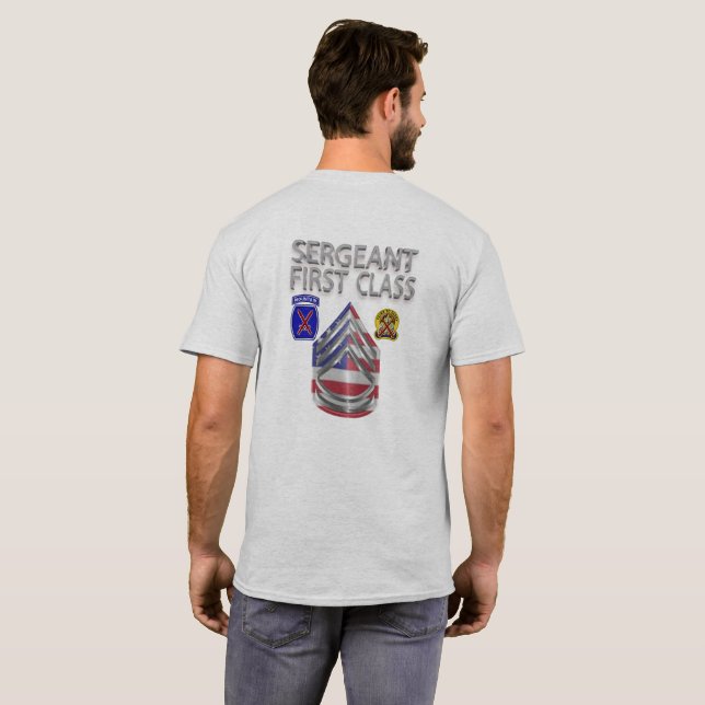 Camiseta 10.º Sargento de primera clase de la División de M (Reverso completo)