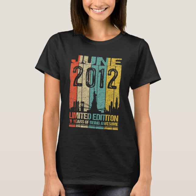 Camiseta 10 Años De Ser Aterrador (Anverso)