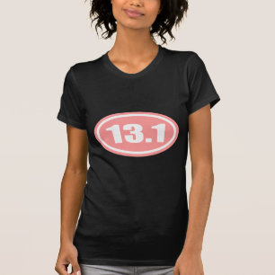 Camiseta 13,1 medio óvalo del rosa del maratón