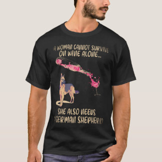 Camiseta 16 Una Mujer No Puede Sobrevivir Solo Con Vino Tam
