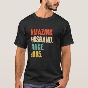 Camiseta 17 Aniversario de su Boda - Sorprendente Esposo S