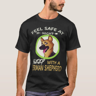 Camiseta 17 Siéntete Seguro Por La Noche Duerme Con Un Past