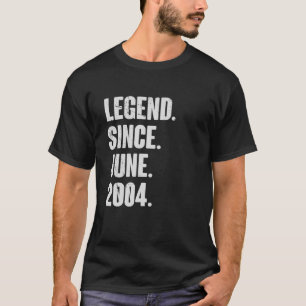 Camiseta 18 Year Old Gift 18Th Birthday - Legend Since June