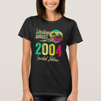 Camiseta 18 Yr Old Vintage August 2004  18th Birthday