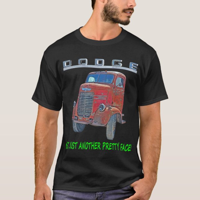 CAMISETA 1946 DODGE COE TRUCK JUNKYARD CLASSIC BIG NEAT (Anverso)