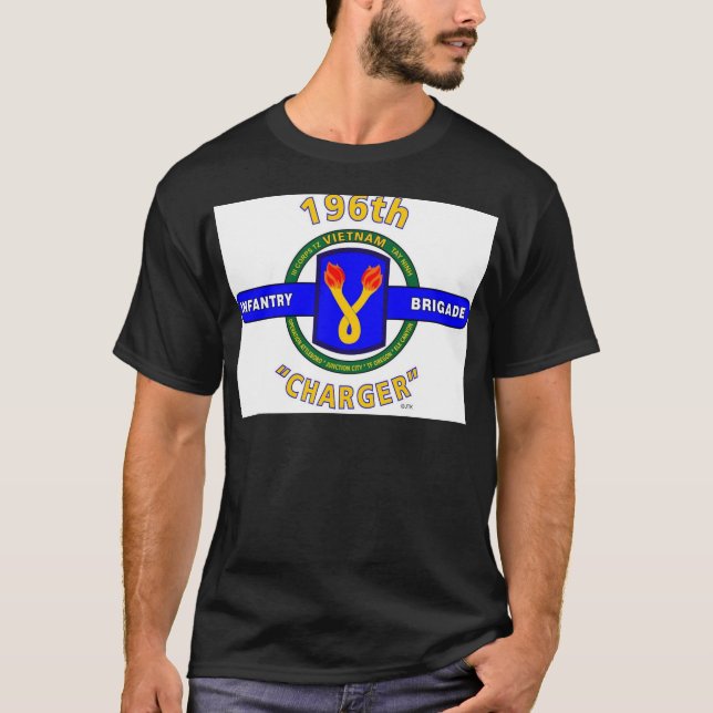 Camiseta 196TH BRIGADA "CARGADOR" VIETNAM de la INFANTERÍA (Anverso)
