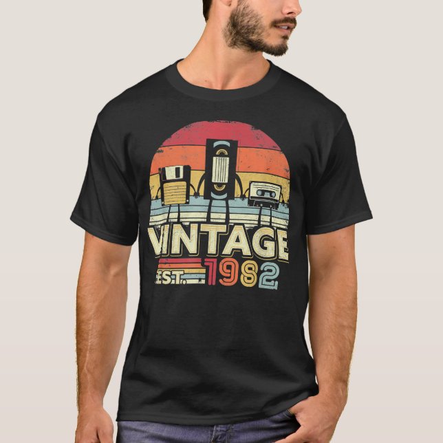 Camiseta 1982 cumpleaños, música, humor tecnológico (Anverso)