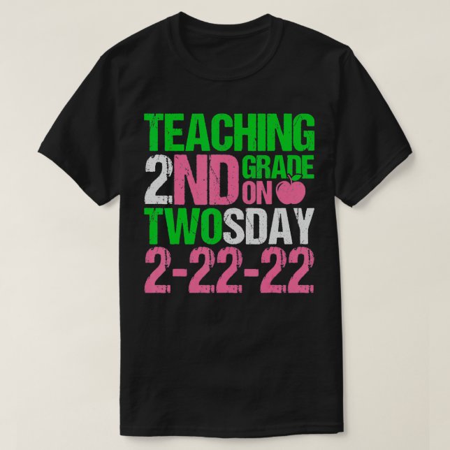 Camiseta 22 de febrero de 2022 Twosday 2222 Funny Aka Math  (Diseño del anverso)