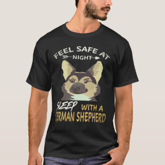 Camiseta 23 Siente Seguro Por La Noche Duerme Con Un Pastor