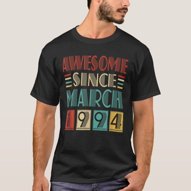 Camiseta 28 Años De Edad Increíble Desde Marzo De 1999 (Anverso)