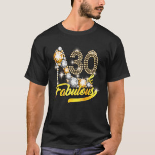 Camiseta 30 y fabulosos zapatos de la Corona de Diamantes e