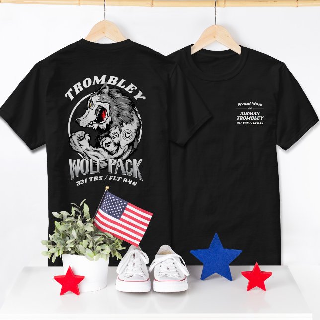 Camiseta 331 Graduación de entrenamiento básico de Wolf Pac (Custom purple Air Force Basic Military Training Graduation Shirt, 331 Wolf Pack Family, Proud Mom)