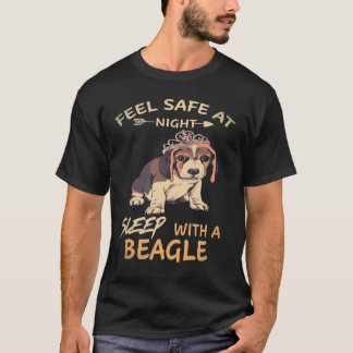Camiseta 33 Sientete Seguro Por La Noche Duerme Con Un Beag