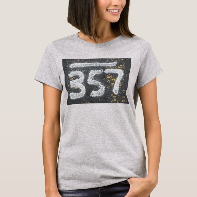 Camiseta 357 Mason's and Angel Number (Anverso)