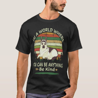 Camiseta 35 En Un Mundo Donde Puedes Ser Cualquier Cosa Sé 