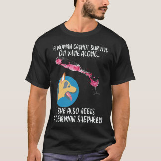Camiseta 35 Una mujer no puede sobrevivir solo con vino Tam