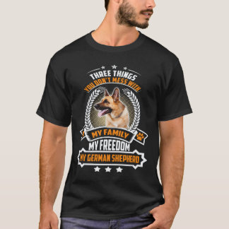 Camiseta 36 Tres cosas con las que no te metas Mi familia M