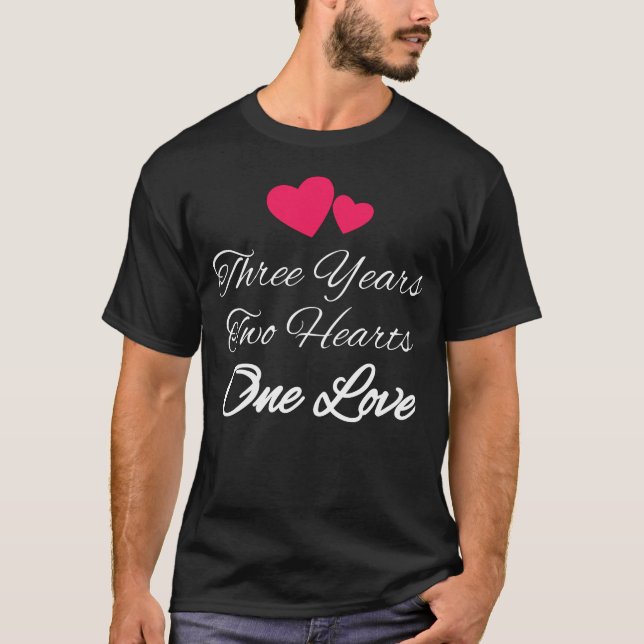 Camiseta 3 años 2 corazones 1 GIF de tres años del (Anverso)