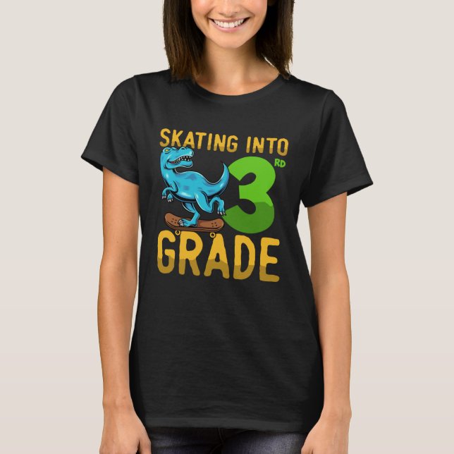 Camiseta 3 Class Dinosaur Skateboard Last First Day School  (Anverso)