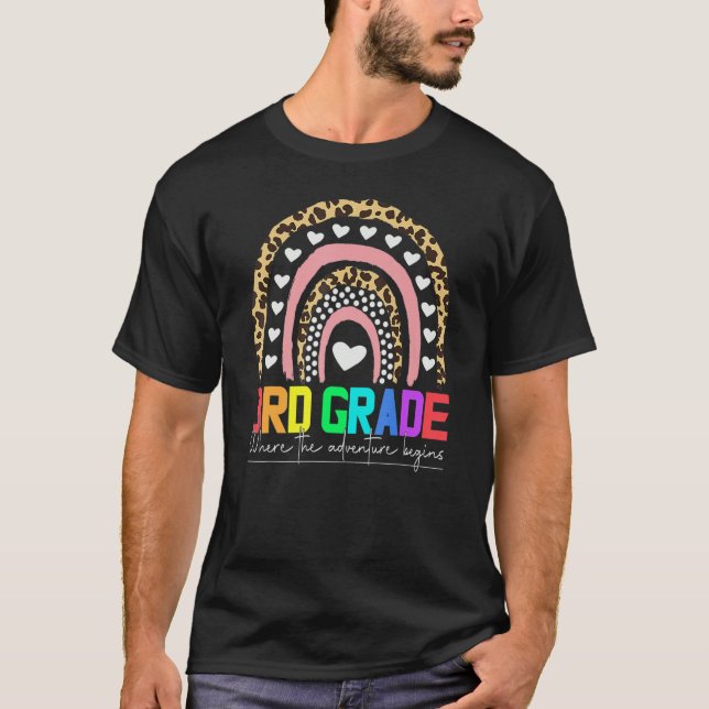 Camiseta 3rd grade rainbow leopard teacher team third grade (Anverso)