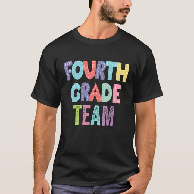 Camiseta 4º Grado De Equipo De Cuarto Grado De Vuelta A Mae (Anverso)