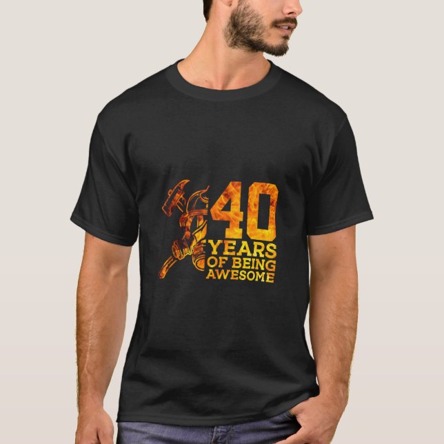 CAMISETA 40 AÑOS DE HABER SIDO UN IMPRESIONANTE COMBATIENTE (Anverso)