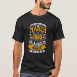 Camiseta 40th Birthday Born In March 1983 Life Begins At 40<br><div class="desc">40th Birthday Born In March 1983 Life Begins At 40 Vintage</div>