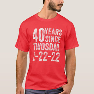 Camiseta 40Th Birthday Twosday 2022 40 Year Old Born In Feb