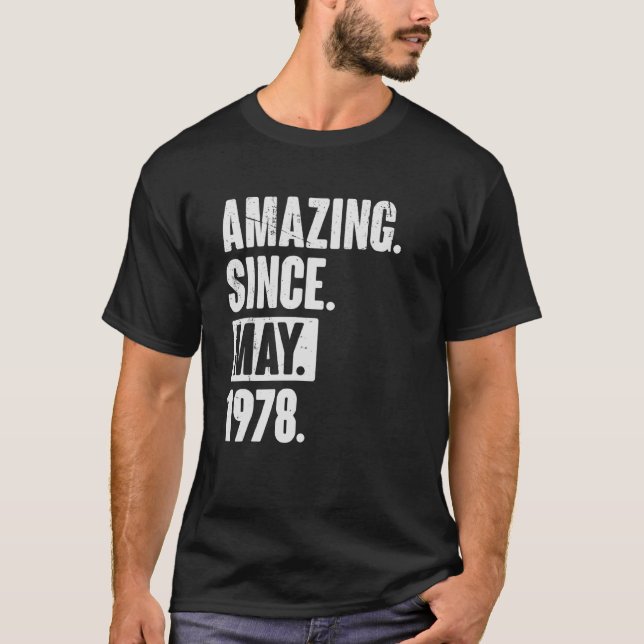 Camiseta 44 años de edad 44º cumpleaños asombroso desde may (Anverso)