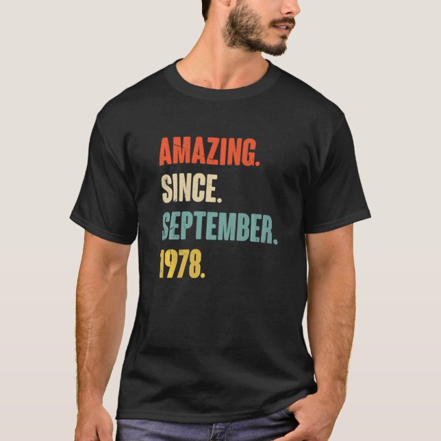 Camiseta 44 años de edad 44 años asombrosamente desde setie (Anverso)